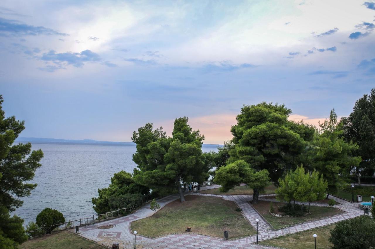 Golden Beach Hotel Metamorfosi  Bagian luar foto